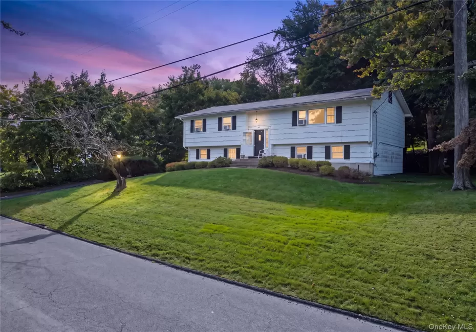 4 Great Oaks Drive, Clarkstown, NY, 4 Bedrooms Bedrooms, 9 Rooms Rooms,2 BathroomsBathrooms,Residential,For Rent,Great Oaks,0,1054334 4 Great Oaks Drive, Clarkstown, NY, 4 Bedrooms Bedrooms, 9 Rooms Rooms,2 BathroomsBathrooms,Residential,For Rent,Great Oaks,0,1054334