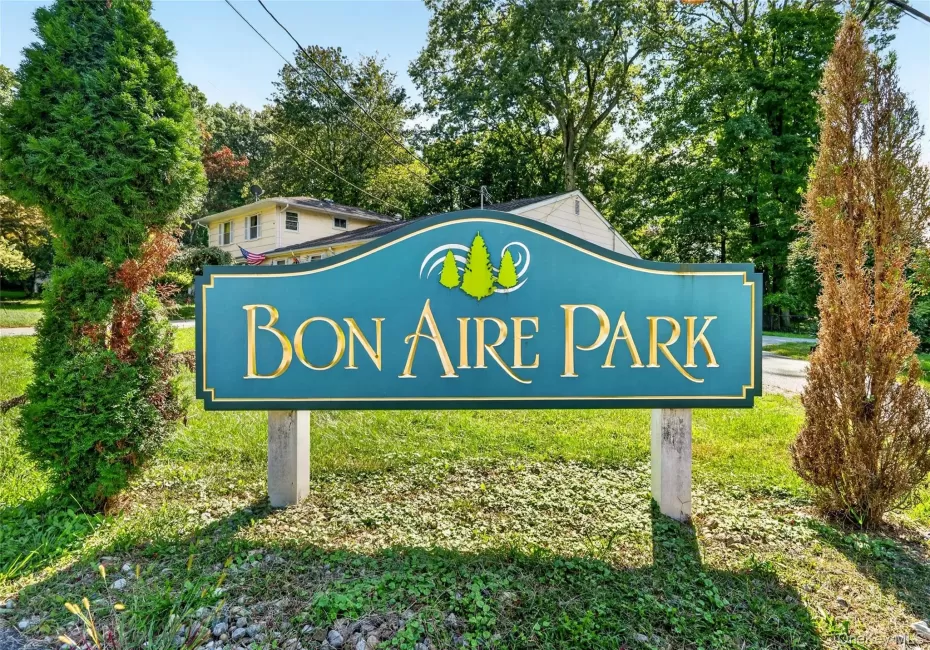 Bon Aire Park entrance Bon Aire Park entrance