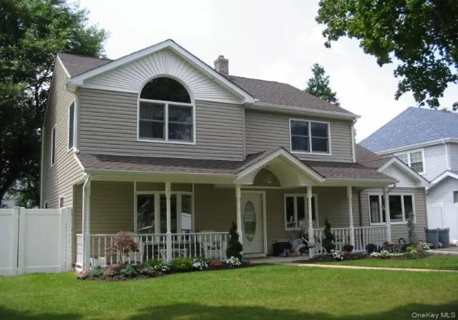 12 Crabtree Lane, Hempstead, NY, 4 Bedrooms Bedrooms, 9 Rooms Rooms,2 BathroomsBathrooms,Residential,For Rent,Crabtree,0,1058366 12 Crabtree Lane, Hempstead, NY, 4 Bedrooms Bedrooms, 9 Rooms Rooms,2 BathroomsBathrooms,Residential,For Rent,Crabtree,0,1058366