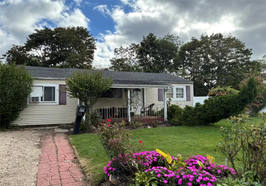 1515 Emkay Street, Islip, NY, 4 Bedrooms Bedrooms, 6 Rooms Rooms,2 BathroomsBathrooms,Residential,For Rent,Emkay,0,1059033 1515 Emkay Street, Islip, NY, 4 Bedrooms Bedrooms, 6 Rooms Rooms,2 BathroomsBathrooms,Residential,For Rent,Emkay,0,1059033