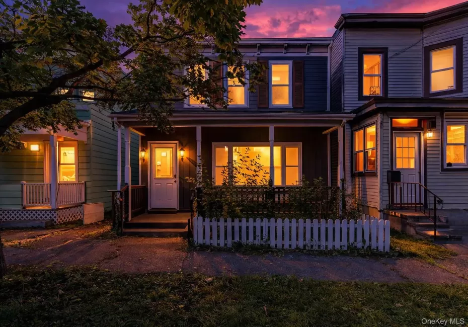 432 1st Street, Newburgh (city), NY, 3 Bedrooms Bedrooms, 6 Rooms Rooms,2 BathroomsBathrooms,Residential,For Rent,1st,0,1058358 432 1st Street, Newburgh (city), NY, 3 Bedrooms Bedrooms, 6 Rooms Rooms,2 BathroomsBathrooms,Residential,For Rent,1st,0,1058358