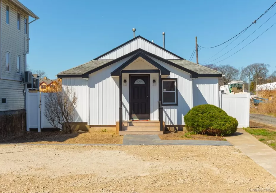 56 Riverdale Avenue, Oyster Bay, NY, 3 Bedrooms Bedrooms, 6 Rooms Rooms,2 BathroomsBathrooms,Residential Lease,For Rent,Riverdale,0,1059004 56 Riverdale Avenue, Oyster Bay, NY, 3 Bedrooms Bedrooms, 6 Rooms Rooms,2 BathroomsBathrooms,Residential Lease,For Rent,Riverdale,0,1059004