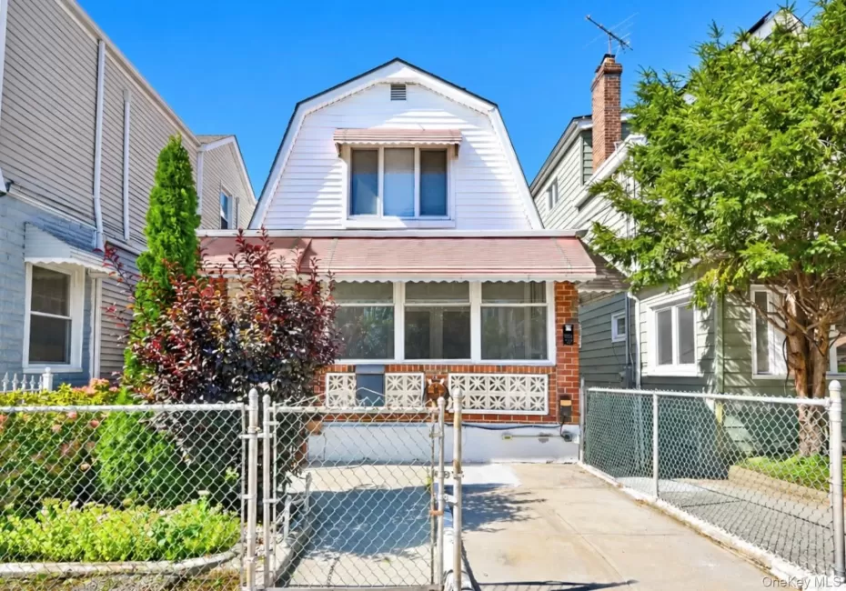 2561 Fenton Avenue, New York, NY, 3 Bedrooms Bedrooms, 7 Rooms Rooms,2 BathroomsBathrooms,Residential Lease,For Rent,Fenton,0,1058828 2561 Fenton Avenue, New York, NY, 3 Bedrooms Bedrooms, 7 Rooms Rooms,2 BathroomsBathrooms,Residential Lease,For Rent,Fenton,0,1058828