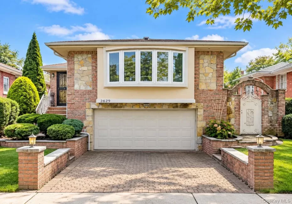2829 Clearview Expressway, New York, NY, 3 Bedrooms Bedrooms, 8 Rooms Rooms,3 BathroomsBathrooms,Residential,For Rent,Clearview,0,1059191 2829 Clearview Expressway, New York, NY, 3 Bedrooms Bedrooms, 8 Rooms Rooms,3 BathroomsBathrooms,Residential,For Rent,Clearview,0,1059191