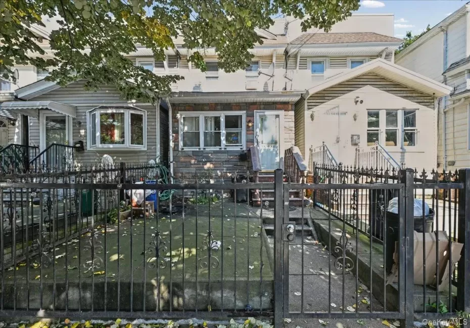 11507 103rd Avenue, New York, NY, 3 Bedrooms Bedrooms, 5 Rooms Rooms,1 BathroomBathrooms,Residential,For Rent,103rd,0,1058841 11507 103rd Avenue, New York, NY, 3 Bedrooms Bedrooms, 5 Rooms Rooms,1 BathroomBathrooms,Residential,For Rent,103rd,0,1058841