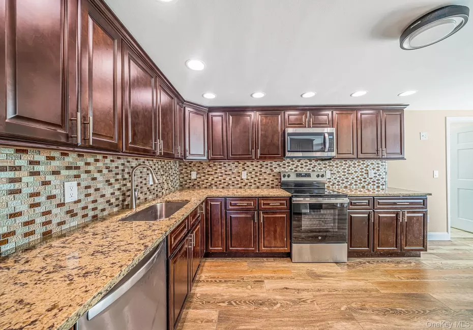 27 Lehigh Lane, Brookhaven, NY, 4 Bedrooms Bedrooms, 10 Rooms Rooms,2 BathroomsBathrooms,Residential,For Rent,Lehigh,0,1058608 27 Lehigh Lane, Brookhaven, NY, 4 Bedrooms Bedrooms, 10 Rooms Rooms,2 BathroomsBathrooms,Residential,For Rent,Lehigh,0,1058608