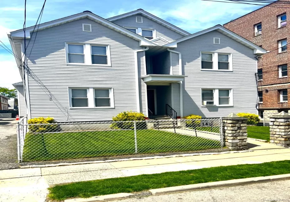 14 Minerva Place, White Plains, NY, 1 Bedroom Bedrooms, 3 Rooms Rooms,1 BathroomBathrooms,Residential Lease,For Rent,Minerva,0,1058780 14 Minerva Place, White Plains, NY, 1 Bedroom Bedrooms, 3 Rooms Rooms,1 BathroomBathrooms,Residential Lease,For Rent,Minerva,0,1058780