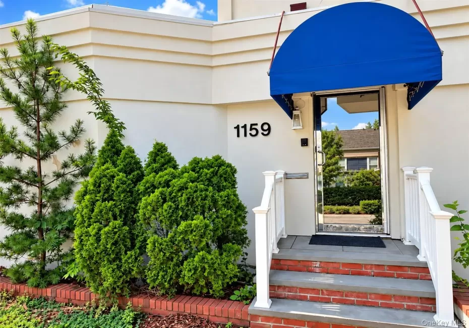 1159 Broadway, Hempstead, NY, 1 Bedroom Bedrooms, 4 Rooms Rooms,1 BathroomBathrooms,Residential Lease,For Rent,Broadway,0,1059323 1159 Broadway, Hempstead, NY, 1 Bedroom Bedrooms, 4 Rooms Rooms,1 BathroomBathrooms,Residential Lease,For Rent,Broadway,0,1059323