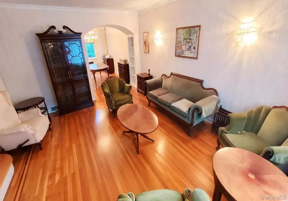 105-39 65th Road, New York, NY, 4 Bedrooms Bedrooms, 6 Rooms Rooms,2 BathroomsBathrooms,Residential Lease,For Rent,65th,0,1059394 105-39 65th Road, New York, NY, 4 Bedrooms Bedrooms, 6 Rooms Rooms,2 BathroomsBathrooms,Residential Lease,For Rent,65th,0,1059394