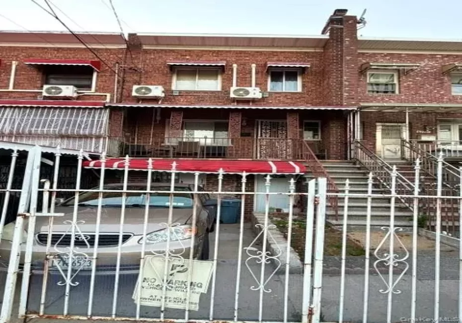 4775 Barnes Avenue, New York, NY, 3 Bedrooms Bedrooms, 8 Rooms Rooms,2 BathroomsBathrooms,Residential,For Rent,Barnes,0,1059286 4775 Barnes Avenue, New York, NY, 3 Bedrooms Bedrooms, 8 Rooms Rooms,2 BathroomsBathrooms,Residential,For Rent,Barnes,0,1059286