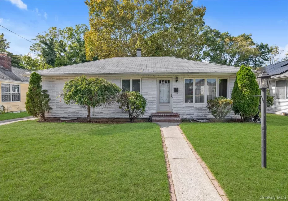 328 Glen Road, Hempstead, NY, 3 Bedrooms Bedrooms, 6 Rooms Rooms,1 BathroomBathrooms,Residential,For Rent,Glen,0,1058555 328 Glen Road, Hempstead, NY, 3 Bedrooms Bedrooms, 6 Rooms Rooms,1 BathroomBathrooms,Residential,For Rent,Glen,0,1058555