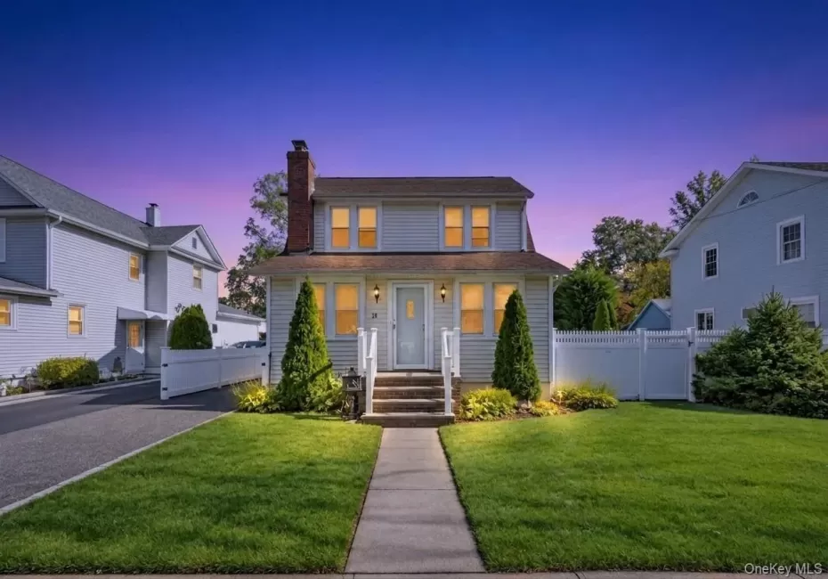 15 Harding Avenue, Oyster Bay, NY, 3 Bedrooms Bedrooms, 8 Rooms Rooms,3 BathroomsBathrooms,Residential,For Rent,Harding,0,1058713 15 Harding Avenue, Oyster Bay, NY, 3 Bedrooms Bedrooms, 8 Rooms Rooms,3 BathroomsBathrooms,Residential,For Rent,Harding,0,1058713