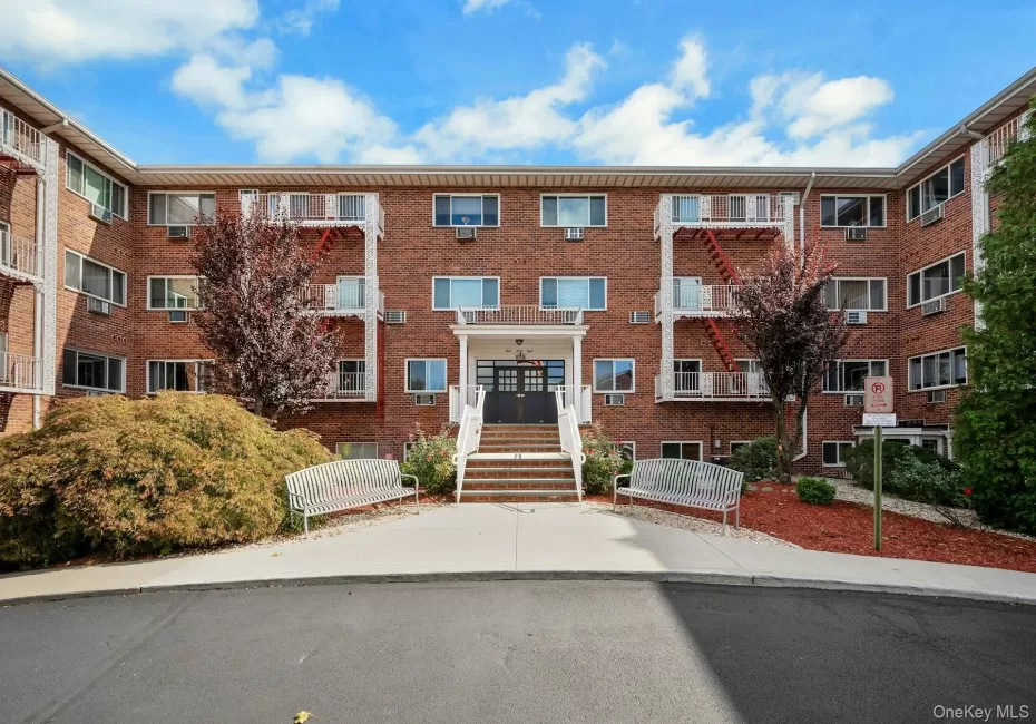 Welcome to 838 Pelhamdale building! Welcome to 838 Pelhamdale building!