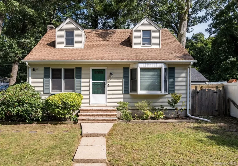 208 Melville Road, Huntington, NY, 3 Bedrooms Bedrooms, 7 Rooms Rooms,1 BathroomBathrooms,Residential,For Rent,Melville,0,1058886 208 Melville Road, Huntington, NY, 3 Bedrooms Bedrooms, 7 Rooms Rooms,1 BathroomBathrooms,Residential,For Rent,Melville,0,1058886