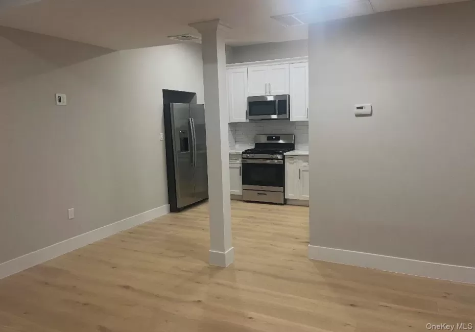 111 Roosevelt Avenue, North Hempstead, NY, 1 Bedroom Bedrooms, 3 Rooms Rooms,1 BathroomBathrooms,Residential Lease,For Rent,Roosevelt,0,1059554 111 Roosevelt Avenue, North Hempstead, NY, 1 Bedroom Bedrooms, 3 Rooms Rooms,1 BathroomBathrooms,Residential Lease,For Rent,Roosevelt,0,1059554