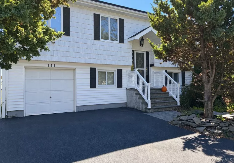 141 John Street, Babylon, NY, 3 Bedrooms Bedrooms, 5 Rooms Rooms,1 BathroomBathrooms,Residential Lease,For Rent,John,0,1059378 141 John Street, Babylon, NY, 3 Bedrooms Bedrooms, 5 Rooms Rooms,1 BathroomBathrooms,Residential Lease,For Rent,John,0,1059378