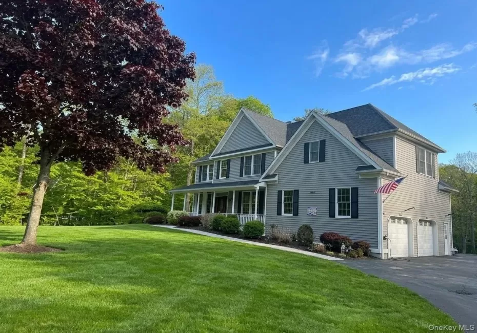 Gorgeous Modern Colonial Home! Gorgeous Modern Colonial Home!