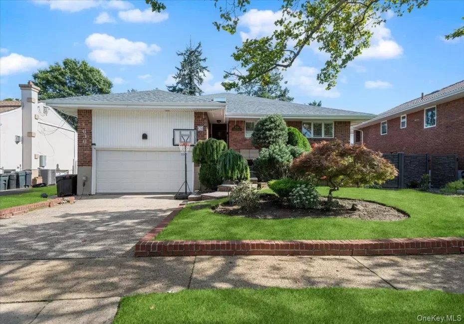 636 Diane Place, Hempstead, NY, 4 Bedrooms Bedrooms, 8 Rooms Rooms,3 BathroomsBathrooms,Residential,For Rent,Diane,0,1059092 636 Diane Place, Hempstead, NY, 4 Bedrooms Bedrooms, 8 Rooms Rooms,3 BathroomsBathrooms,Residential,For Rent,Diane,0,1059092
