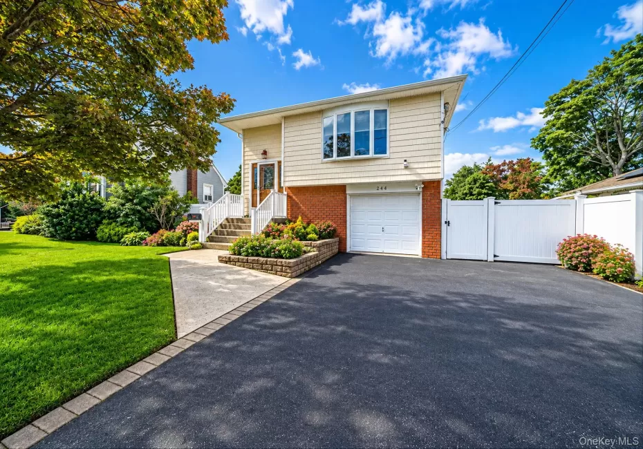 244 Baylawn Avenue, Babylon, NY, 6 Bedrooms Bedrooms, 13 Rooms Rooms,2 BathroomsBathrooms,Residential,For Rent,Baylawn,0,1059275 244 Baylawn Avenue, Babylon, NY, 6 Bedrooms Bedrooms, 13 Rooms Rooms,2 BathroomsBathrooms,Residential,For Rent,Baylawn,0,1059275