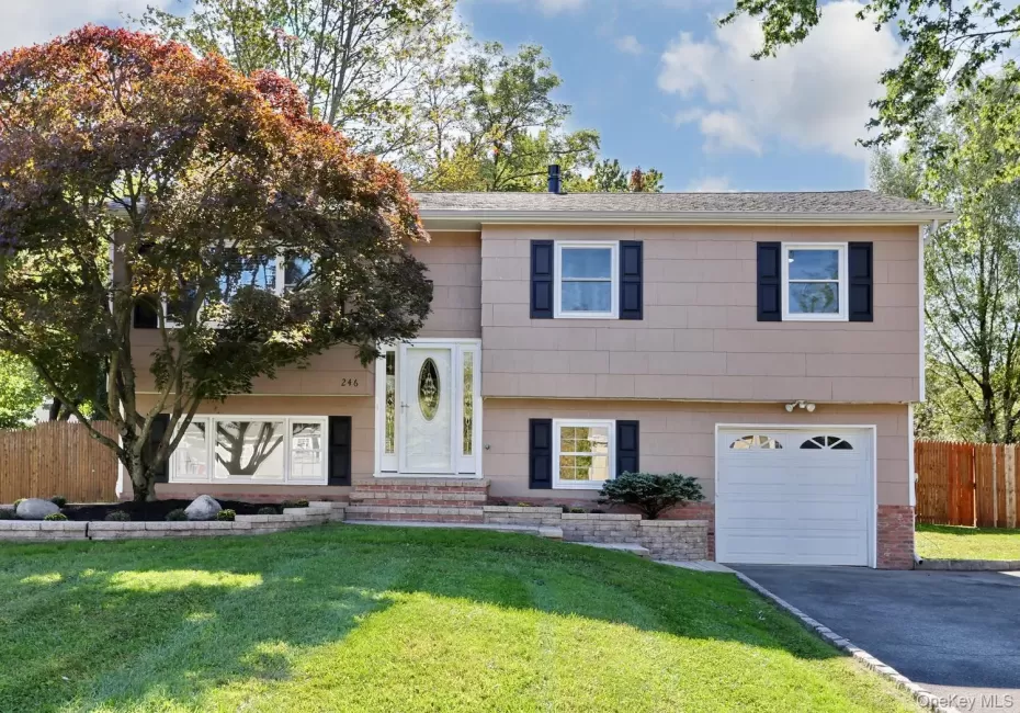 246 Valley Road, Clarkstown, NY, 4 Bedrooms Bedrooms, 9 Rooms Rooms,1 BathroomBathrooms,Residential,For Rent,Valley,0,1044225 246 Valley Road, Clarkstown, NY, 4 Bedrooms Bedrooms, 9 Rooms Rooms,1 BathroomBathrooms,Residential,For Rent,Valley,0,1044225