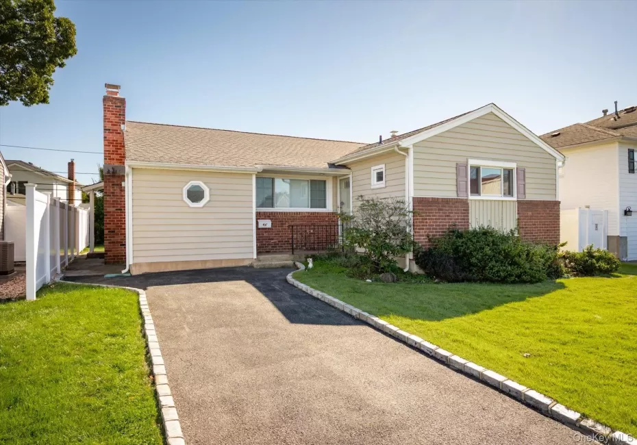 46 Hunter Lane, Oyster Bay, NY, 3 Bedrooms Bedrooms, 6 Rooms Rooms,2 BathroomsBathrooms,Residential,For Rent,Hunter,0,1056081 46 Hunter Lane, Oyster Bay, NY, 3 Bedrooms Bedrooms, 6 Rooms Rooms,2 BathroomsBathrooms,Residential,For Rent,Hunter,0,1056081