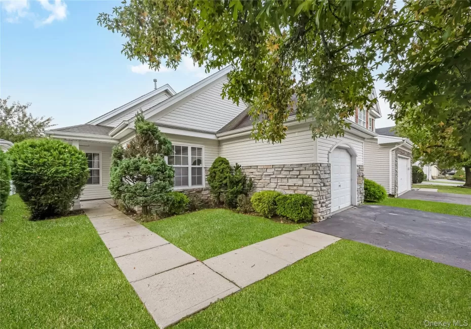 14 Sophia Drive, Brookhaven, NY, 2 Bedrooms Bedrooms, 5 Rooms Rooms,2 BathroomsBathrooms,Residential,For Rent,Sophia,0,1058675 14 Sophia Drive, Brookhaven, NY, 2 Bedrooms Bedrooms, 5 Rooms Rooms,2 BathroomsBathrooms,Residential,For Rent,Sophia,0,1058675