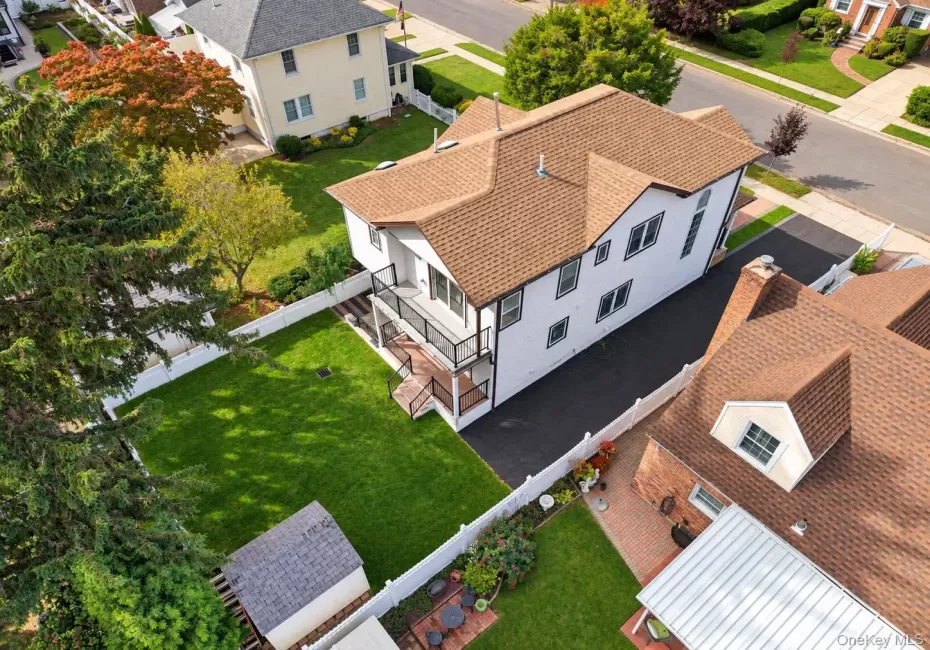 88 Dyckman Avenue, Hempstead, NY, 4 Bedrooms Bedrooms, 12 Rooms Rooms,4 BathroomsBathrooms,Residential,For Rent,Dyckman,0,1058775 88 Dyckman Avenue, Hempstead, NY, 4 Bedrooms Bedrooms, 12 Rooms Rooms,4 BathroomsBathrooms,Residential,For Rent,Dyckman,0,1058775