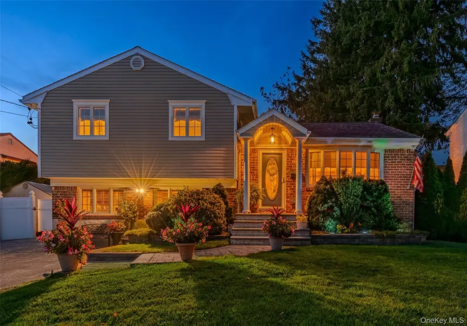 56 Kingston Avenue, Oyster Bay, NY, 3 Bedrooms Bedrooms, 9 Rooms Rooms,1 BathroomBathrooms,Residential,For Rent,Kingston,0,1058157 56 Kingston Avenue, Oyster Bay, NY, 3 Bedrooms Bedrooms, 9 Rooms Rooms,1 BathroomBathrooms,Residential,For Rent,Kingston,0,1058157