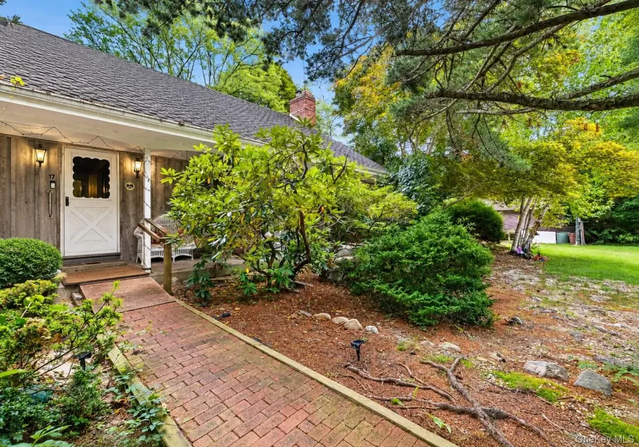 17 Washington Avenue, Brookhaven, NY, 4 Bedrooms Bedrooms, 9 Rooms Rooms,2 BathroomsBathrooms,Residential,For Rent,Washington,0,1055777 17 Washington Avenue, Brookhaven, NY, 4 Bedrooms Bedrooms, 9 Rooms Rooms,2 BathroomsBathrooms,Residential,For Rent,Washington,0,1055777