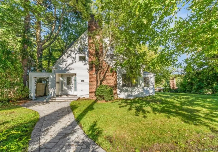 19 Gilchrest Road, North Hempstead, NY, 5 Bedrooms Bedrooms, 9 Rooms Rooms,4 BathroomsBathrooms,Residential,For Rent,Gilchrest,0,1059330 19 Gilchrest Road, North Hempstead, NY, 5 Bedrooms Bedrooms, 9 Rooms Rooms,4 BathroomsBathrooms,Residential,For Rent,Gilchrest,0,1059330