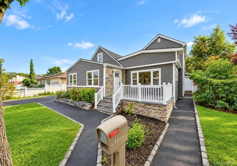 93 Vermont Avenue, West Babylon, NY, 5 Bedrooms Bedrooms, 10 Rooms Rooms,3 BathroomsBathrooms,Residential,For Rent,Vermont,0,1059855 93 Vermont Avenue, West Babylon, NY, 5 Bedrooms Bedrooms, 10 Rooms Rooms,3 BathroomsBathrooms,Residential,For Rent,Vermont,0,1059855