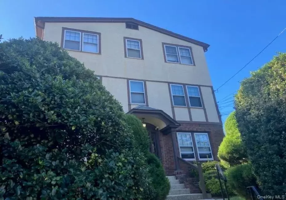 17 Roslyn Drive, Oyster Bay, NY, 1 Bedroom Bedrooms, 4 Rooms Rooms,1 BathroomBathrooms,Residential Lease,For Rent,Roslyn,0,1059952 17 Roslyn Drive, Oyster Bay, NY, 1 Bedroom Bedrooms, 4 Rooms Rooms,1 BathroomBathrooms,Residential Lease,For Rent,Roslyn,0,1059952
