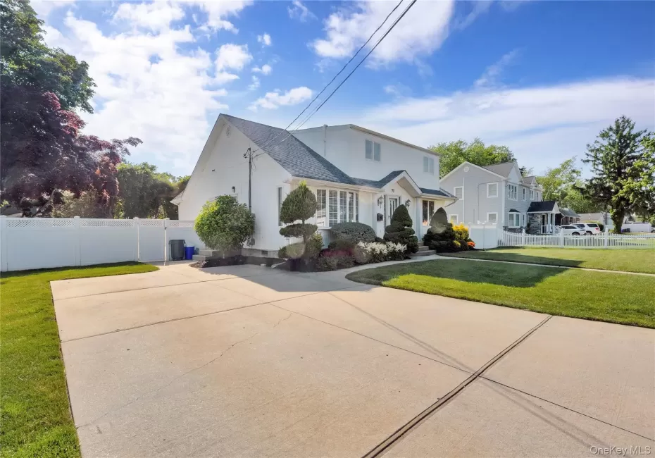 90 East 7th Street, Babylon, NY, 2 Bedrooms Bedrooms, 4 Rooms Rooms,1 BathroomBathrooms,Residential Lease,For Rent,East 7th Street,0,1059892 90 East 7th Street, Babylon, NY, 2 Bedrooms Bedrooms, 4 Rooms Rooms,1 BathroomBathrooms,Residential Lease,For Rent,East 7th Street,0,1059892