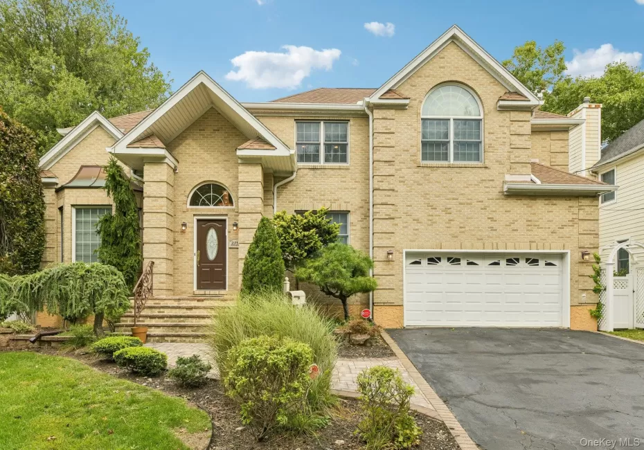 2175 Helene Avenue, Hempstead, NY, 4 Bedrooms Bedrooms, 8 Rooms Rooms,2 BathroomsBathrooms,Residential,For Rent,Helene,0,1055913 2175 Helene Avenue, Hempstead, NY, 4 Bedrooms Bedrooms, 8 Rooms Rooms,2 BathroomsBathrooms,Residential,For Rent,Helene,0,1055913
