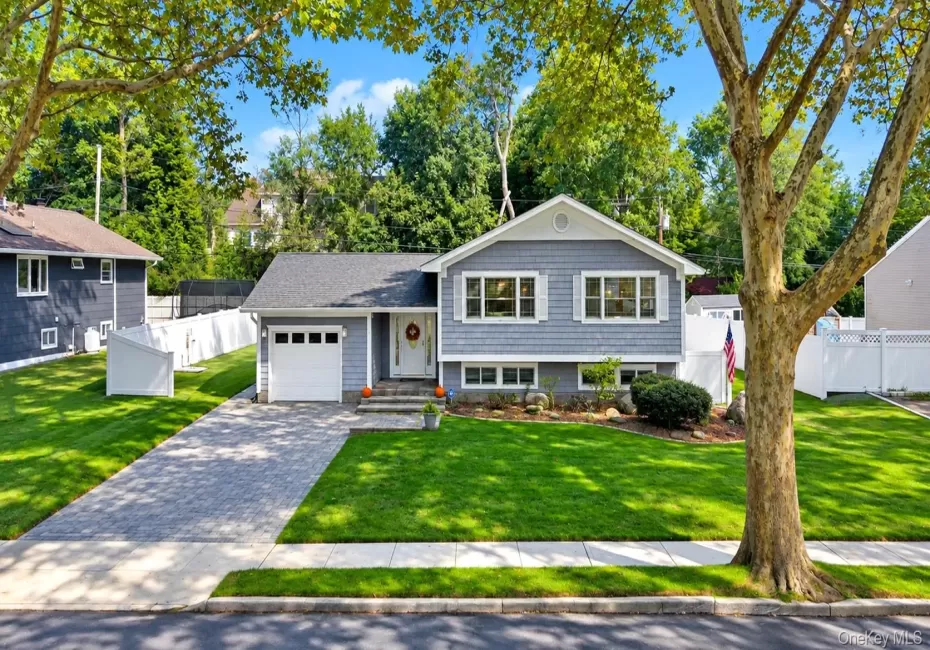 4 Salisbury Drive, Huntington, NY, 5 Bedrooms Bedrooms, 12 Rooms Rooms,2 BathroomsBathrooms,Residential,For Rent,Salisbury,0,1059277 4 Salisbury Drive, Huntington, NY, 5 Bedrooms Bedrooms, 12 Rooms Rooms,2 BathroomsBathrooms,Residential,For Rent,Salisbury,0,1059277