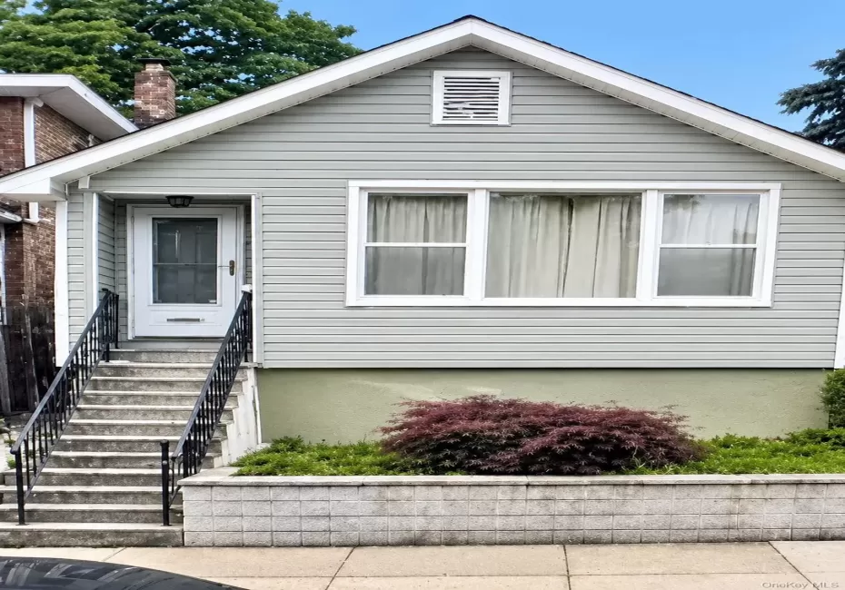 1519 Gillespie Avenue, New York, NY, 1 Bedroom Bedrooms, 3 Rooms Rooms,1 BathroomBathrooms,Residential,For Rent,Gillespie,0,1026036 1519 Gillespie Avenue, New York, NY, 1 Bedroom Bedrooms, 3 Rooms Rooms,1 BathroomBathrooms,Residential,For Rent,Gillespie,0,1026036