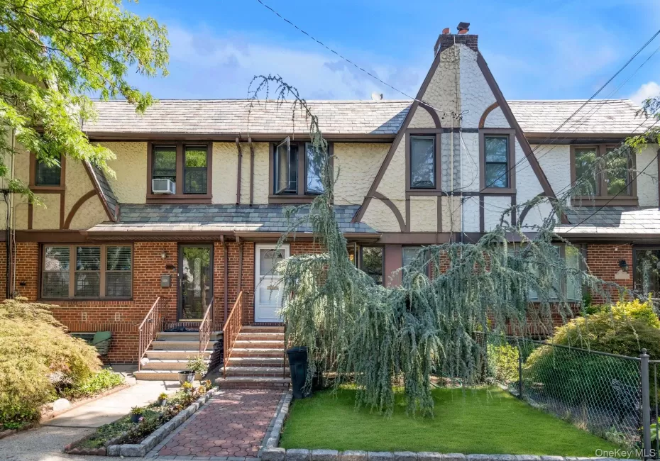 1830 Narragansett Avenue, New York, NY, 3 Bedrooms Bedrooms, 8 Rooms Rooms,1 BathroomBathrooms,Residential,For Rent,Narragansett,0,1055058 1830 Narragansett Avenue, New York, NY, 3 Bedrooms Bedrooms, 8 Rooms Rooms,1 BathroomBathrooms,Residential,For Rent,Narragansett,0,1055058