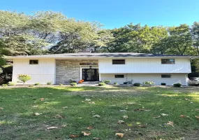10 Moonedge Road, Huntington, NY, 4 Bedrooms Bedrooms, 9 Rooms Rooms,3 BathroomsBathrooms,Residential,For Rent,Moonedge,0,1059986 10 Moonedge Road, Huntington, NY, 4 Bedrooms Bedrooms, 9 Rooms Rooms,3 BathroomsBathrooms,Residential,For Rent,Moonedge,0,1059986