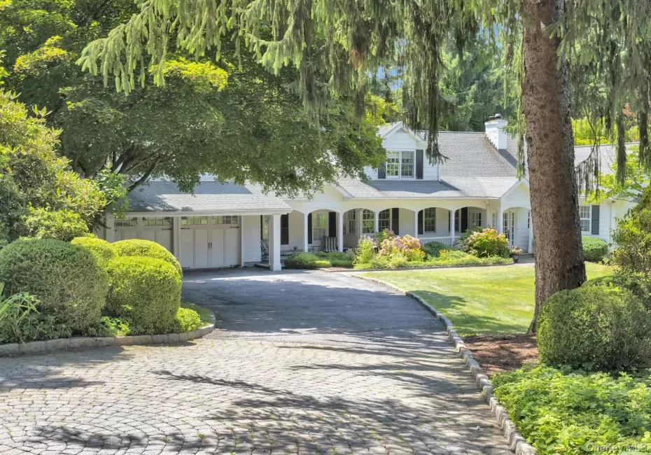 Welcome home in Armonk! Welcome home in Armonk!