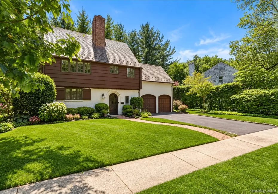 34 Wensley Drive, North Hempstead, NY, 5 Bedrooms Bedrooms, 9 Rooms Rooms,3 BathroomsBathrooms,Residential,For Rent,Wensley,0,1059746 34 Wensley Drive, North Hempstead, NY, 5 Bedrooms Bedrooms, 9 Rooms Rooms,3 BathroomsBathrooms,Residential,For Rent,Wensley,0,1059746