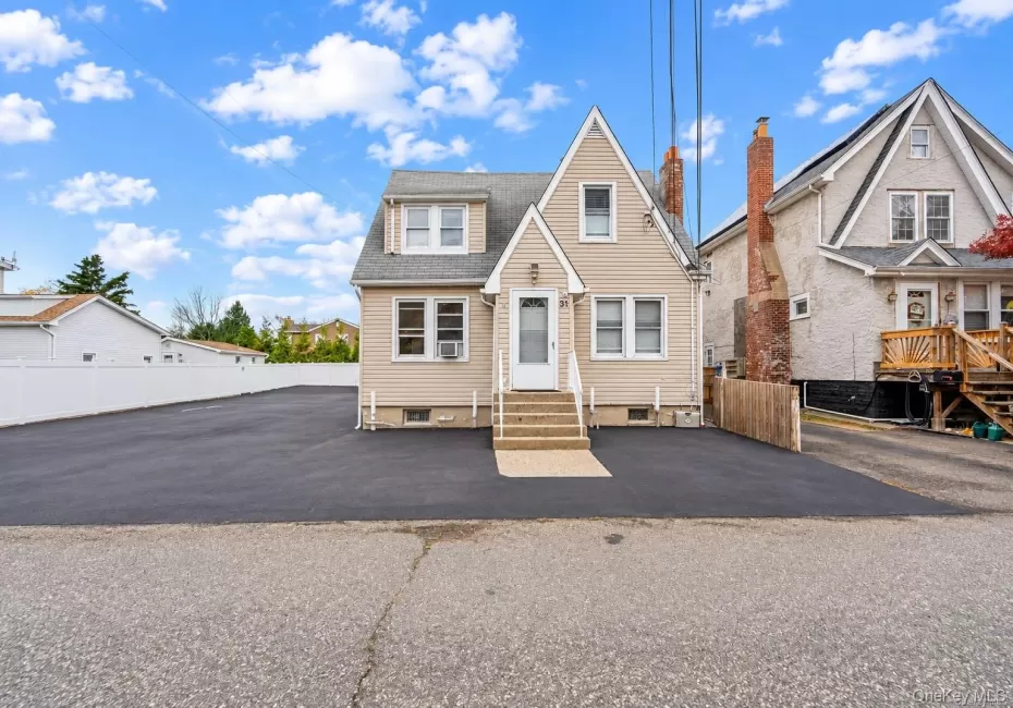 31 Willoughby Place, Islip, NY, 2 Bedrooms Bedrooms, 4 Rooms Rooms,1 BathroomBathrooms,Residential Lease,For Rent,Willoughby,0,1058093 31 Willoughby Place, Islip, NY, 2 Bedrooms Bedrooms, 4 Rooms Rooms,1 BathroomBathrooms,Residential Lease,For Rent,Willoughby,0,1058093