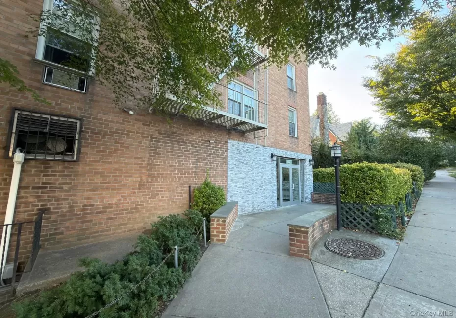 8336 Beverly Road, New York, NY, 2 Bedrooms Bedrooms, 5 Rooms Rooms,1 BathroomBathrooms,Residential Lease,For Rent,Beverly,0,1060467 8336 Beverly Road, New York, NY, 2 Bedrooms Bedrooms, 5 Rooms Rooms,1 BathroomBathrooms,Residential Lease,For Rent,Beverly,0,1060467