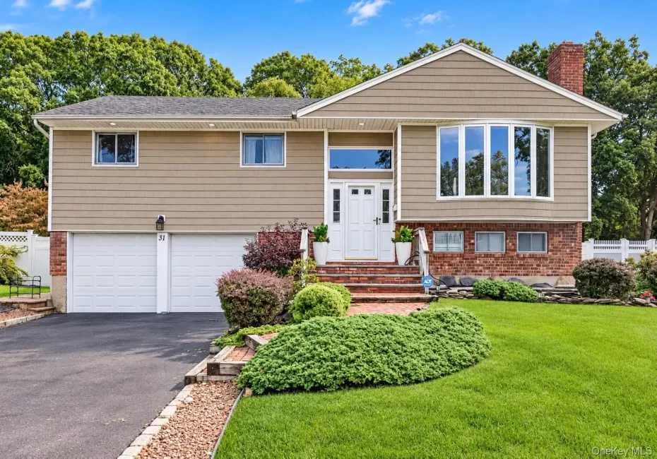 31 Sterling Lane, Smithtown, NY, 4 Bedrooms Bedrooms, 9 Rooms Rooms,2 BathroomsBathrooms,Residential,For Rent,Sterling,0,1059410 31 Sterling Lane, Smithtown, NY, 4 Bedrooms Bedrooms, 9 Rooms Rooms,2 BathroomsBathrooms,Residential,For Rent,Sterling,0,1059410