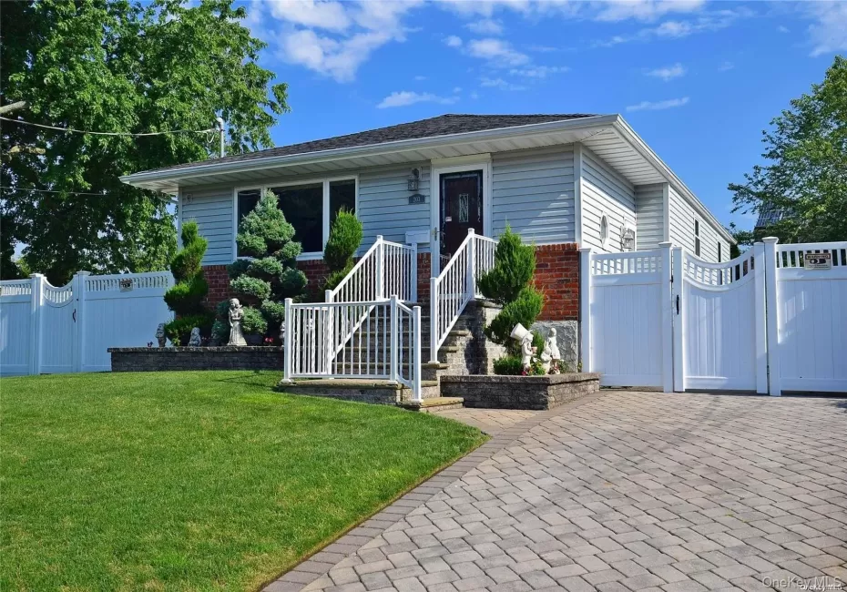 203 Chelsea Avenue, Babylon, NY, 3 Bedrooms Bedrooms, 6 Rooms Rooms,1 BathroomBathrooms,Residential,For Rent,Chelsea,0,1059173 203 Chelsea Avenue, Babylon, NY, 3 Bedrooms Bedrooms, 6 Rooms Rooms,1 BathroomBathrooms,Residential,For Rent,Chelsea,0,1059173