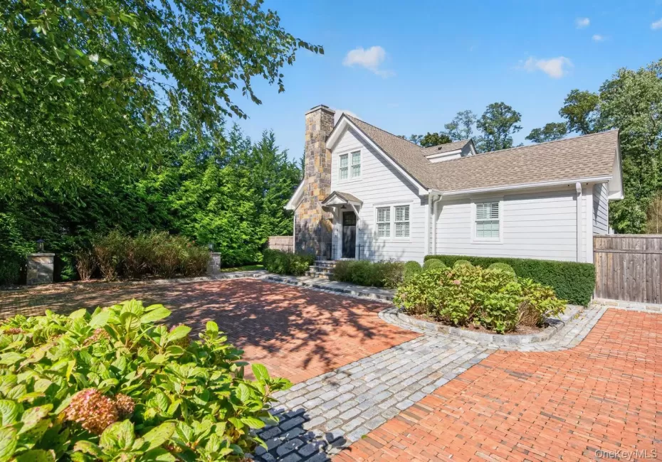 25 Old Northport Road, Huntington, NY, 3 Bedrooms Bedrooms, 7 Rooms Rooms,2 BathroomsBathrooms,Residential,For Rent,Old Northport,0,1060375 25 Old Northport Road, Huntington, NY, 3 Bedrooms Bedrooms, 7 Rooms Rooms,2 BathroomsBathrooms,Residential,For Rent,Old Northport,0,1060375