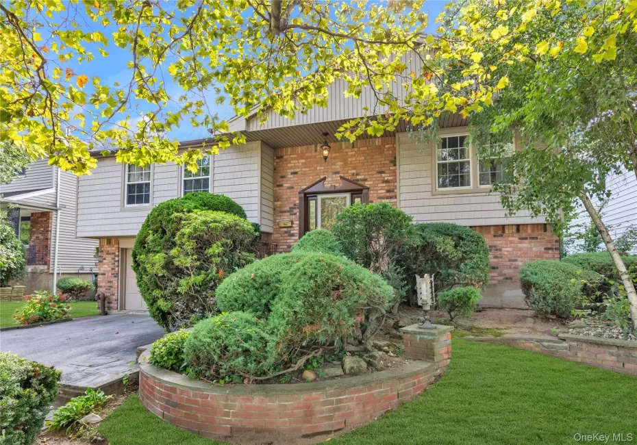 22 Valley Lane, Hempstead, NY, 6 Bedrooms Bedrooms, 10 Rooms Rooms,3 BathroomsBathrooms,Residential,For Rent,Valley,0,1047871 22 Valley Lane, Hempstead, NY, 6 Bedrooms Bedrooms, 10 Rooms Rooms,3 BathroomsBathrooms,Residential,For Rent,Valley,0,1047871