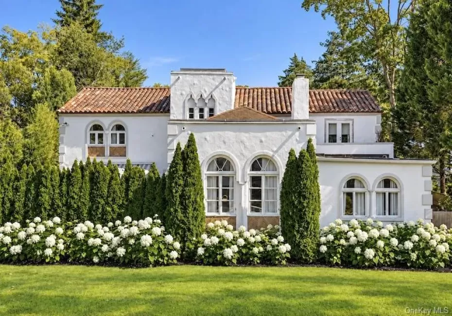 20 Shawnee Road, Scarsdale, NY, 4 Bedrooms Bedrooms, 10 Rooms Rooms,4 BathroomsBathrooms,Residential,For Rent,Shawnee,0,1059963 20 Shawnee Road, Scarsdale, NY, 4 Bedrooms Bedrooms, 10 Rooms Rooms,4 BathroomsBathrooms,Residential,For Rent,Shawnee,0,1059963