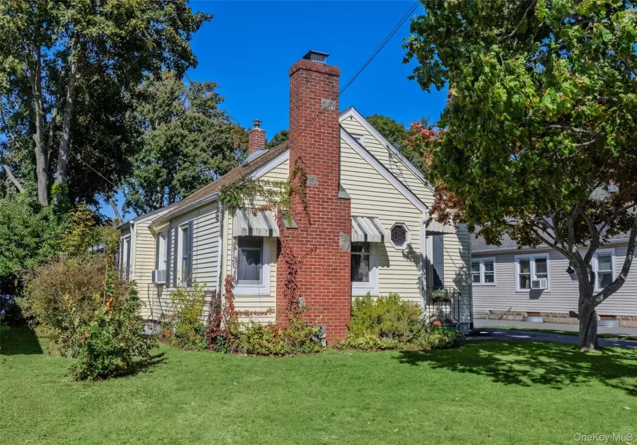 373 Oak Street, Brookhaven, NY, 4 Bedrooms Bedrooms, 6 Rooms Rooms,1 BathroomBathrooms,Residential,For Rent,Oak,0,1057657 373 Oak Street, Brookhaven, NY, 4 Bedrooms Bedrooms, 6 Rooms Rooms,1 BathroomBathrooms,Residential,For Rent,Oak,0,1057657