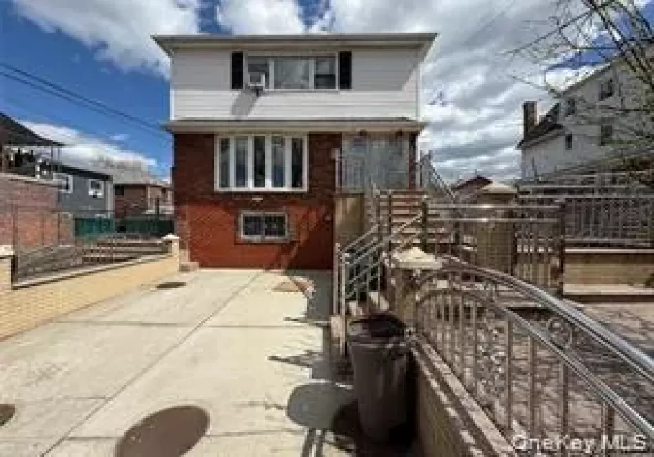 8311 169th Street, New York, NY, 2 Bedrooms Bedrooms, 5 Rooms Rooms,1 BathroomBathrooms,Residential Lease,For Rent,169th,0,1060401 8311 169th Street, New York, NY, 2 Bedrooms Bedrooms, 5 Rooms Rooms,1 BathroomBathrooms,Residential Lease,For Rent,169th,0,1060401