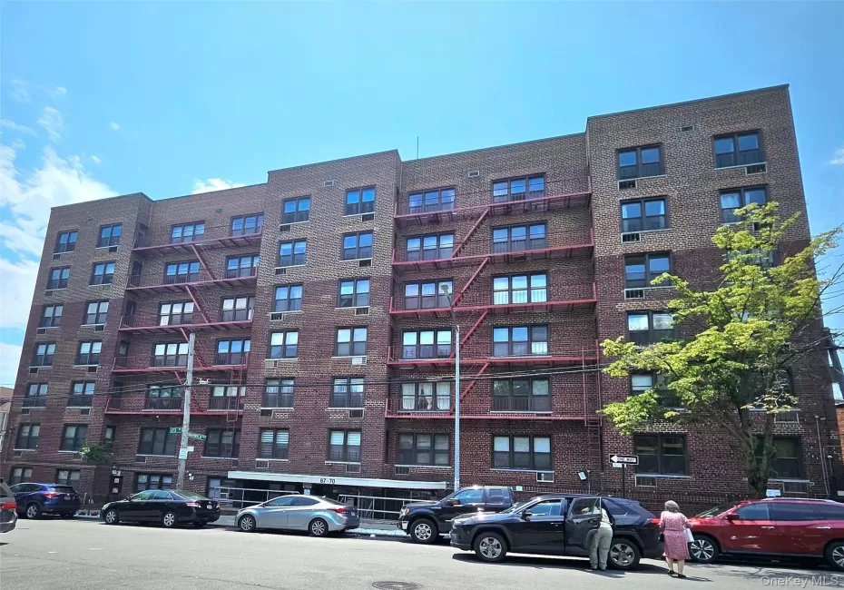 87-70 173rd Street, New York, NY, 1 Bedroom Bedrooms, 4 Rooms Rooms,1 BathroomBathrooms,Residential,For Rent,173rd,0,1060535 87-70 173rd Street, New York, NY, 1 Bedroom Bedrooms, 4 Rooms Rooms,1 BathroomBathrooms,Residential,For Rent,173rd,0,1060535